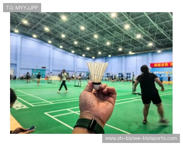 羽毛球老打不住球